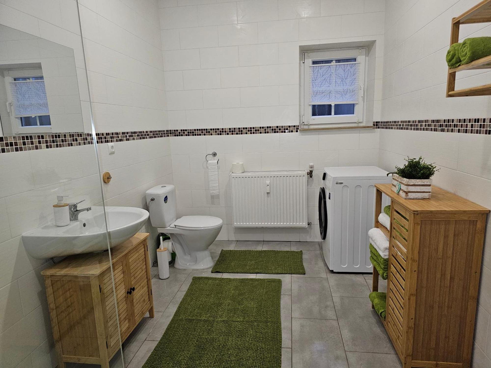 Warburg, Fewo "Sweet Home" 2,5 Zi- Eg-Separater Eingang - Parkplatz - Terasse- Komfortabel,Renoviert ภายนอก รูปภาพ
