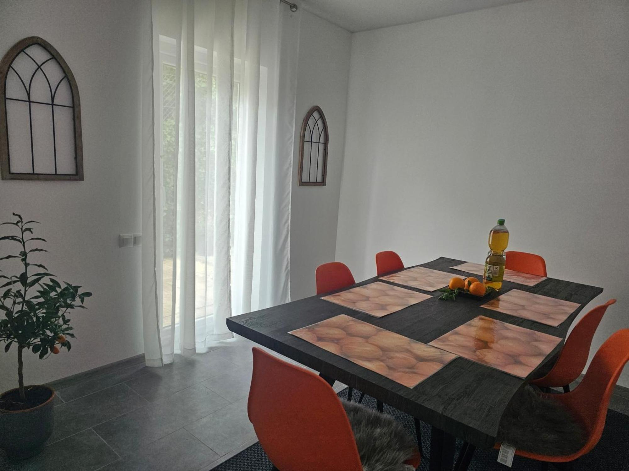Warburg, Fewo "Sweet Home" 2,5 Zi- Eg-Separater Eingang - Parkplatz - Terasse- Komfortabel,Renoviert ภายนอก รูปภาพ